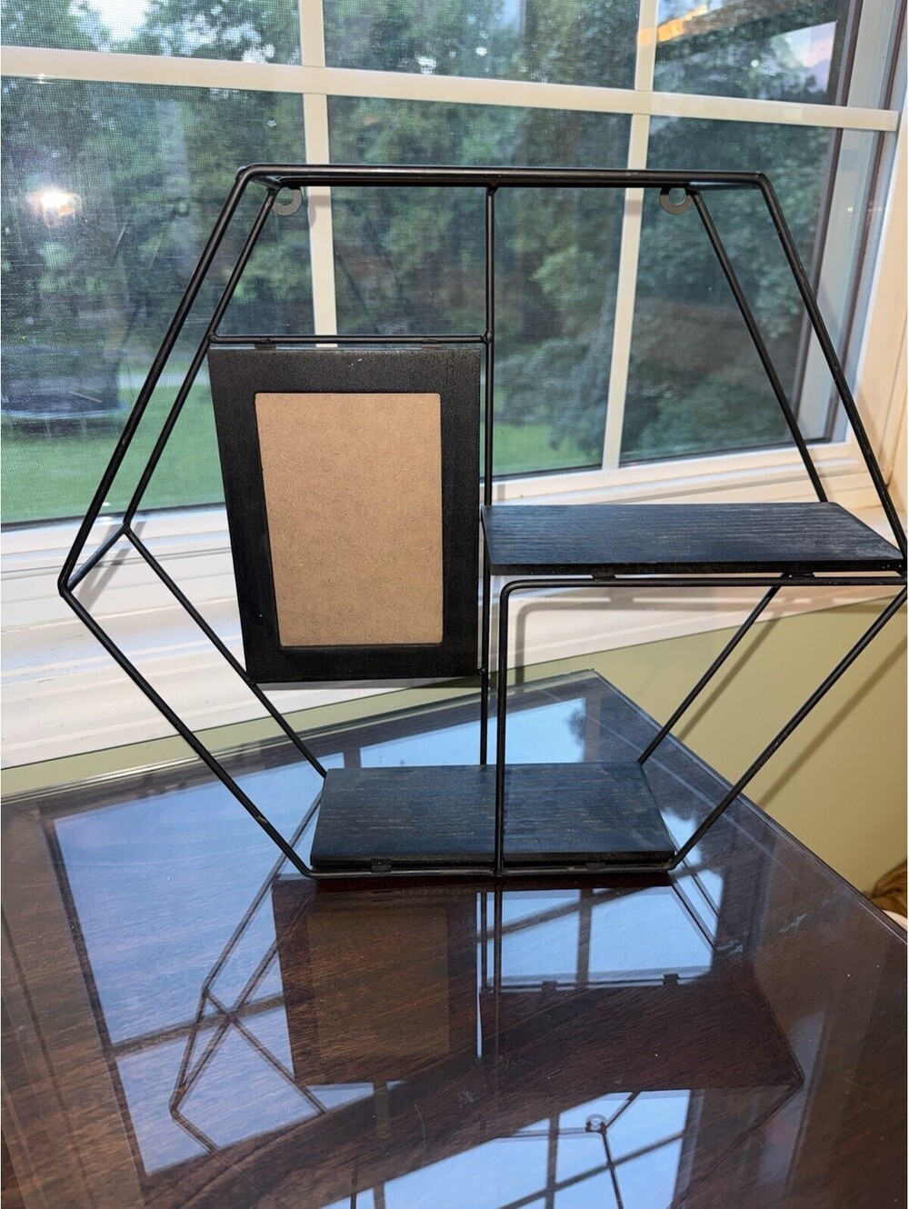 HEXAGON METAL FRAME PICTURE FRAME SHELF, 15" X 13 X 4 HOLDS 4 X 6 PHOTO